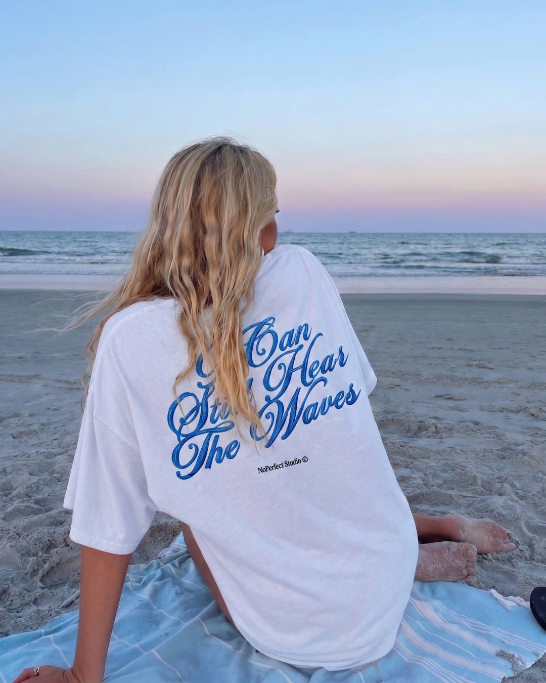 Maxi T-shirt "I can still hear the waves" Unisex